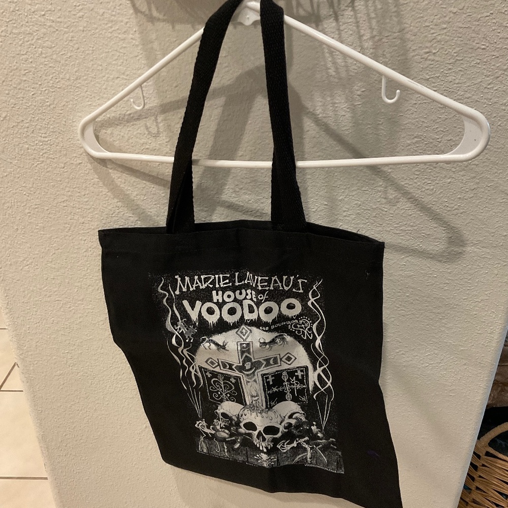 Tote bag
